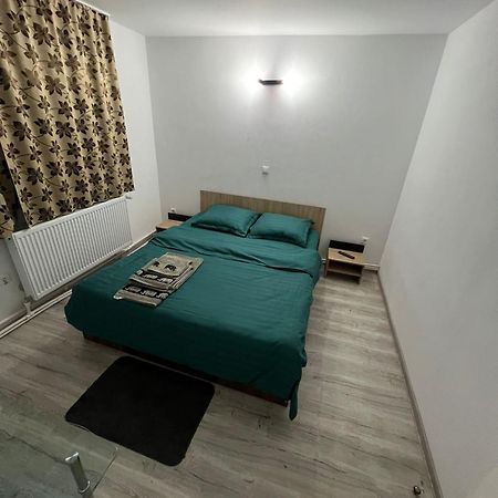 Apartmán Garsoniera Casa Dragoeni, Târgu Jiu Exteriér fotografie